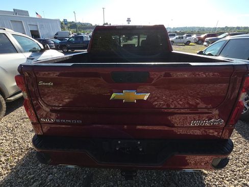 Used 2022 Chevrolet Silverado 1500 High Country w/ Technology Package AWD/4WD image 5