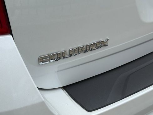 Used 2017 Chevrolet Equinox Premier w/ Enhanced Convenience Package image 8