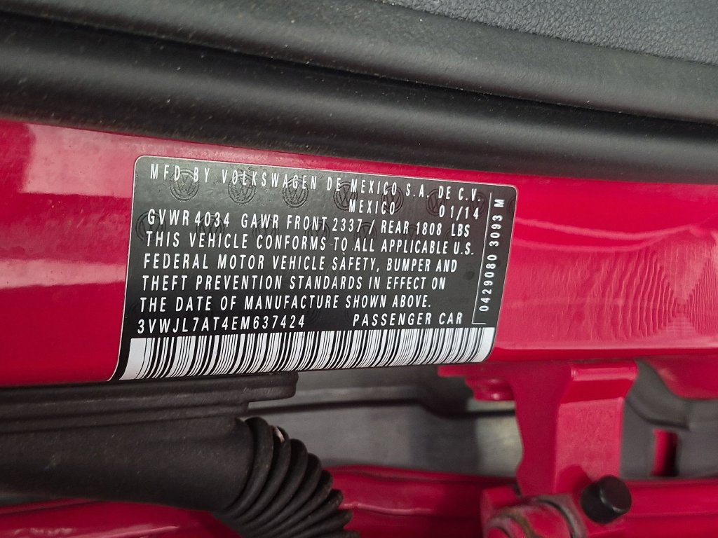 Used 2014 Volkswagen Beetle TDI FWD image 32
