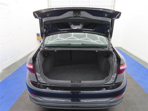 Used 2024 Volkswagen Jetta SE FWD image 8