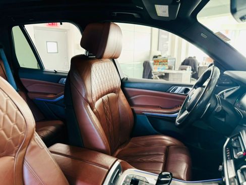 Used 2019 BMW X5 xDrive50i w/ M Sport Package image 22