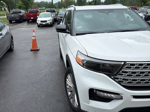 Used 2020 Ford Explorer Limited w/ Hybrid Equipment Group 310A AWD/4WD image 3