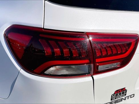 Used 2019 Kia Sorento SX image 23