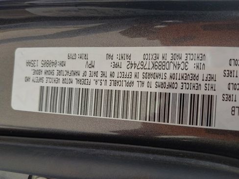 Used 2019 Jeep Compass Latitude w/ Cold Weather Group AWD/4WD image 33