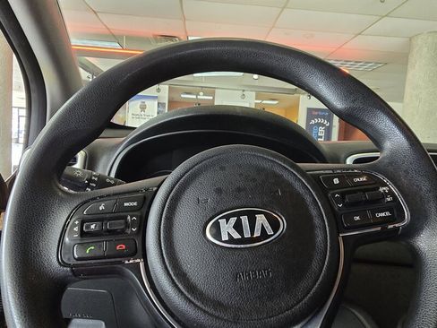 Used 2017 Kia Sportage LX FWD image 19