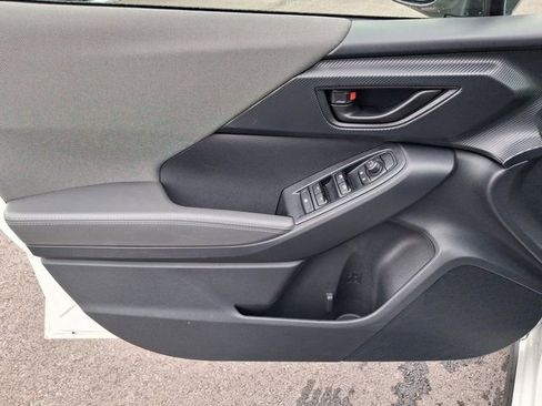 Used 2025 Subaru Crosstrek 2.0i Premium image 17