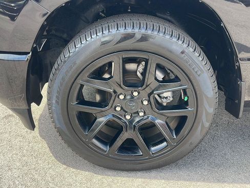 Used 2023 RAM 1500 Laramie AWD/4WD image 13