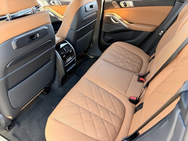 New 2027 BMW X6 xDrive40i w/ Climate Comfort Package AWD/4WD image 16