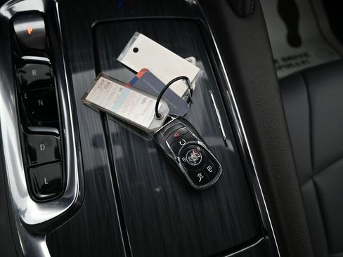 Used 2024 Buick Enclave Premium image 16