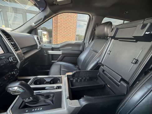 Used 2019 Ford F150 Lariat RWD image 9