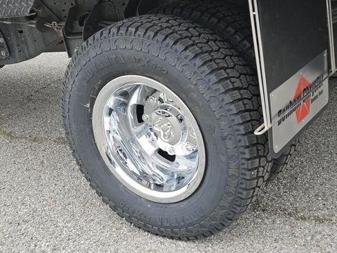 Used 2024 RAM 3500 SLT w/ Quick Order Package 2YG SLT AWD/4WD image 7