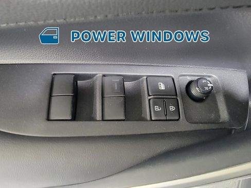 Used 2020 Toyota Corolla SE image 23