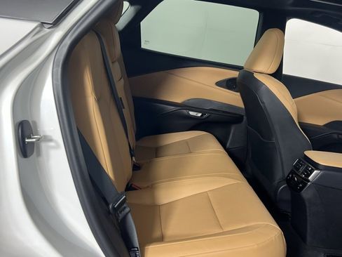Used 2024 Lexus RX 350 Premium image 31