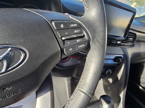Used 2020 Hyundai Veloster Turbo image 17