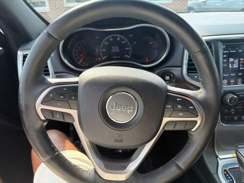 Used 2018 Jeep Grand Cherokee Altitude AWD/4WD image 15