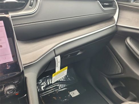 New 2025 Jeep Grand Cherokee Limited image 27