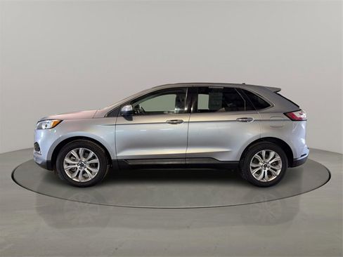 Used 2022 Ford Edge Titanium image 4