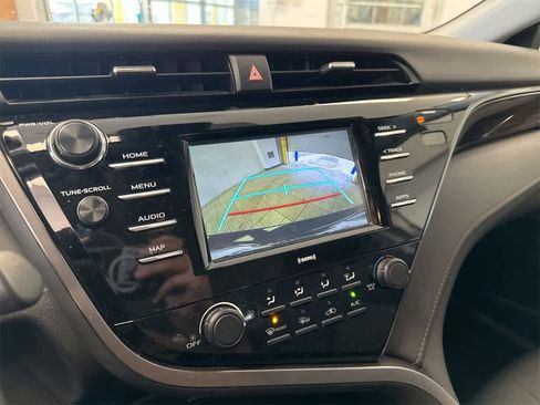 Used 2020 Toyota Camry LE image 28