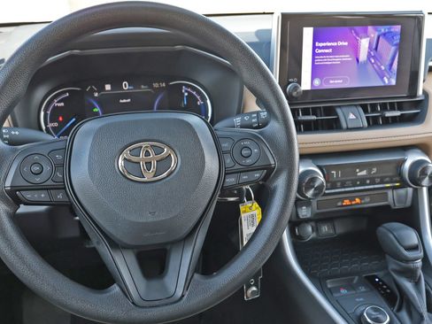 Used 2025 Toyota RAV4 LE AWD/4WD image 15