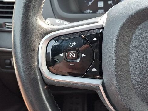 Used 2020 Volvo XC90 T5 Momentum AWD/4WD image 26