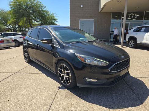 Used 2018 Ford Focus SEL FWD image 2