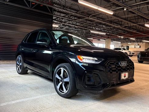 Used 2023 Audi Q5 2.0T Premium Plus w/ Premium Plus Package AWD/4WD image 12