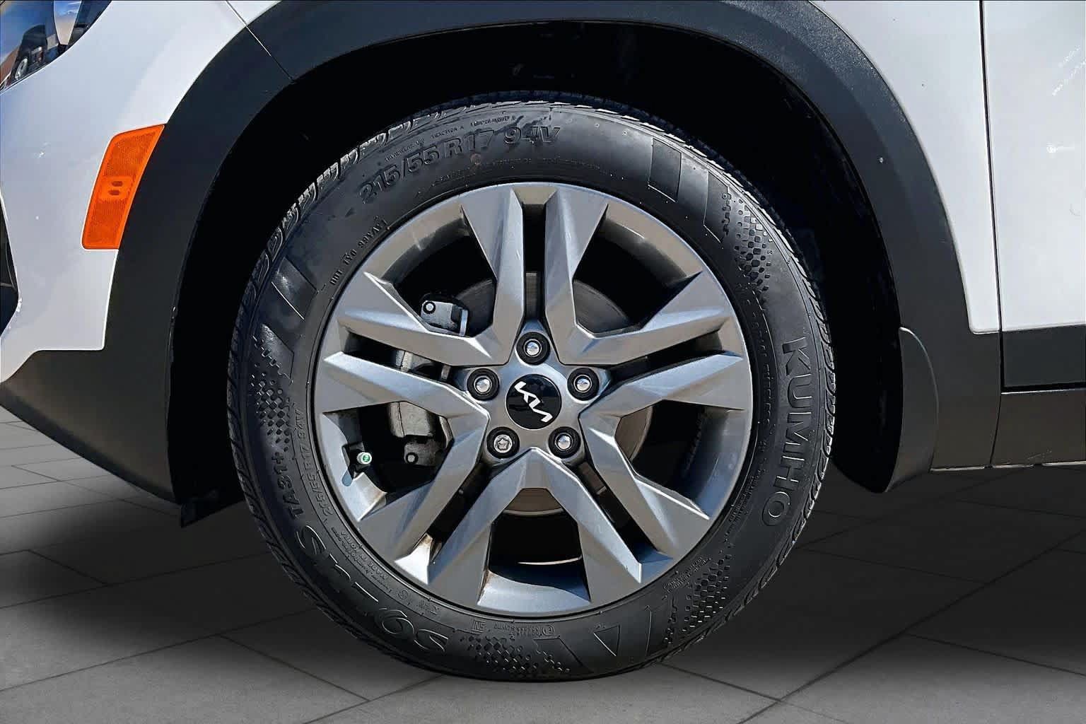 Used 2023 Kia Seltos S w/ Navigation Package FWD image 11
