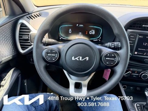 Certified 2025 Kia Soul LX w/ LX Technology Package FWD image 16