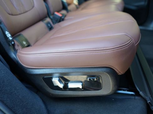 Used 2025 BMW X7 xDrive40i w/ Executive Package image 63