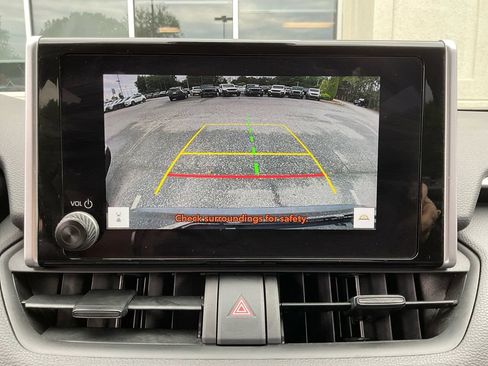 Used 2024 Toyota RAV4 XLE AWD/4WD image 21