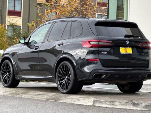 Used 2022 BMW X5 xDrive40i w/ M Sport Package image 5