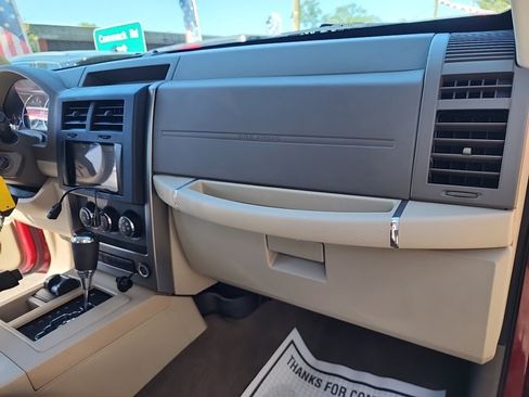 Used 2012 Jeep Liberty Sport AWD/4WD image 47