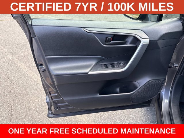 Used 2025 Toyota RAV4 LE AWD/4WD image 13