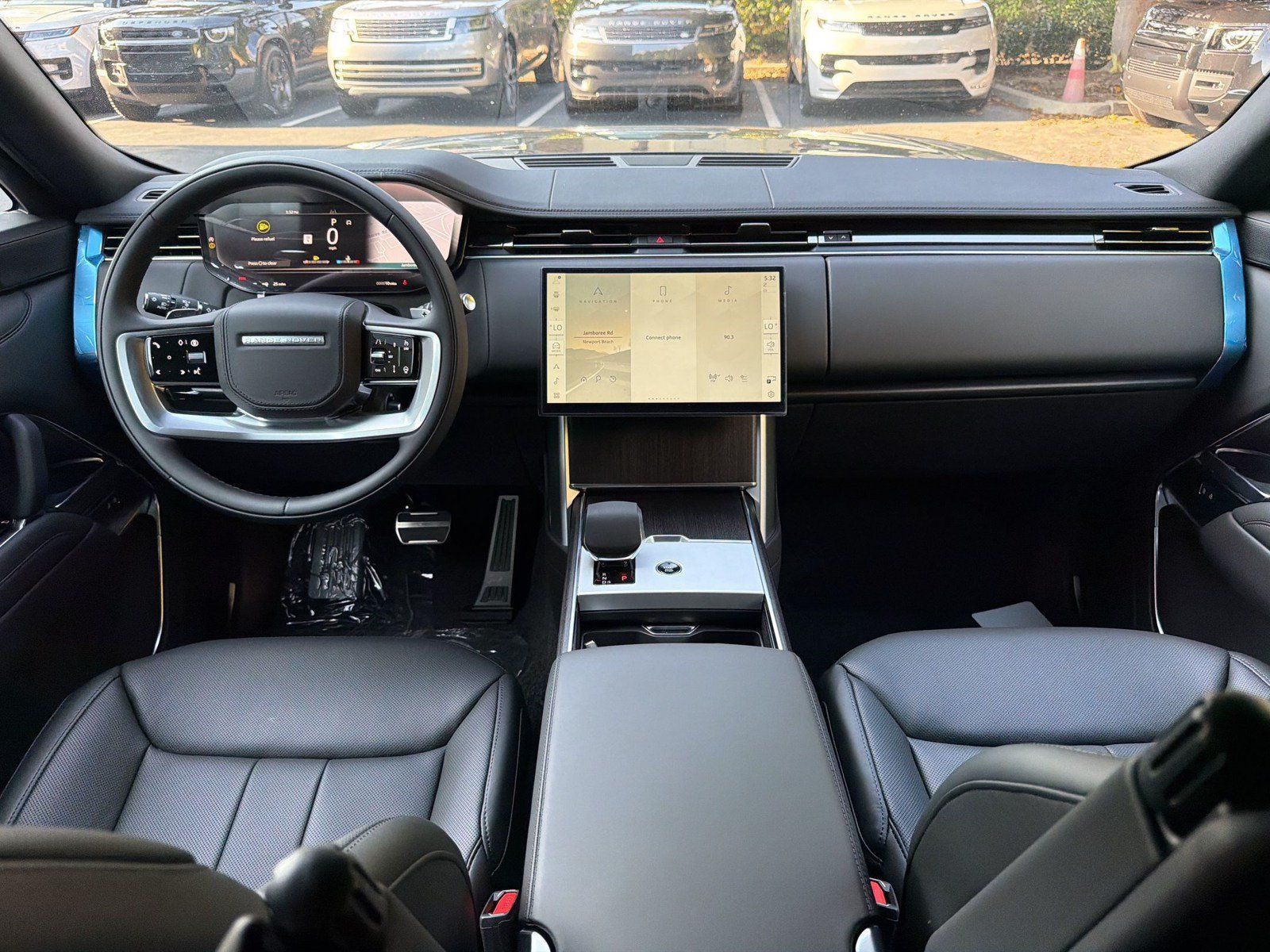 New 2026 Land Rover Range Rover Long Wheelbase SE AWD/4WD image 16