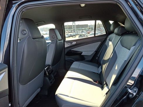New 2025 Volkswagen ID.4 Pro AWD/4WD image 5