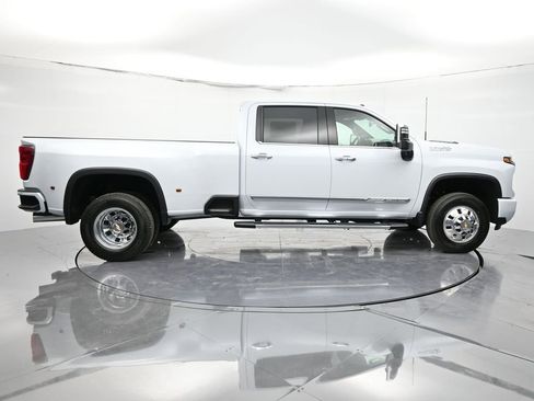 New 2026 Chevrolet Silverado 3500 High Country w/ Technology Package AWD/4WD image 4
