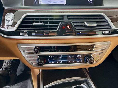 Used 2021 BMW 750i xDrive w/ Executive Package image 16