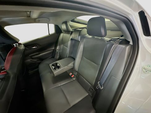 Used 2024 Toyota Prius Prime Premium image 30