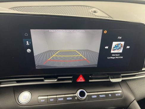 Used 2023 Hyundai Elantra SEL w/ Convenience Package image 18