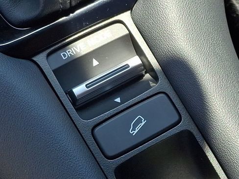 Used 2023 Honda HR-V LX image 24