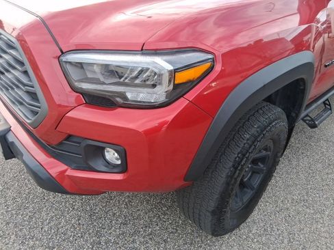 Used 2023 Toyota Tacoma TRD Off-Road w/ Technology Package AWD/4WD image 14