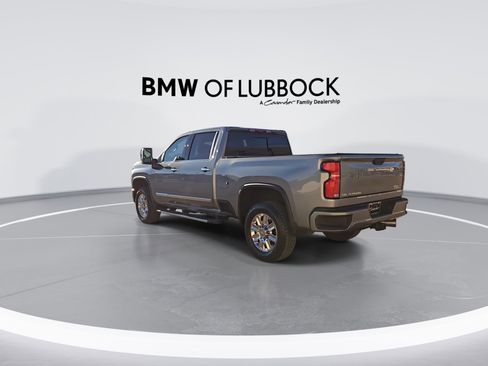 Used 2024 Chevrolet Silverado 2500 High Country w/ High Country Premium Package image 6