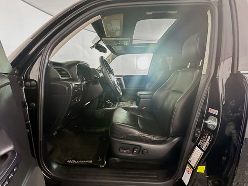 Used 2018 Toyota 4Runner Limited AWD/4WD image 13