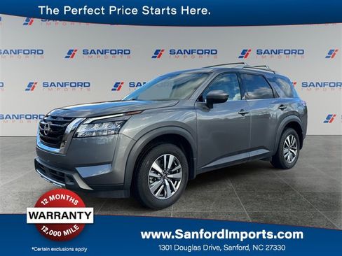 Used 2023 Nissan Pathfinder SL image 1