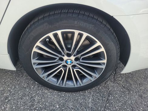Used 2019 BMW 540i RWD image 10