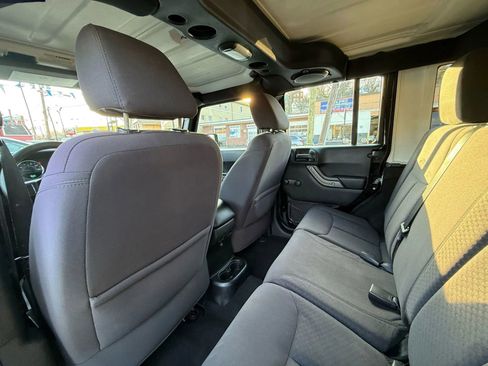 Used 2013 Jeep Wrangler Unlimited Sport image 33