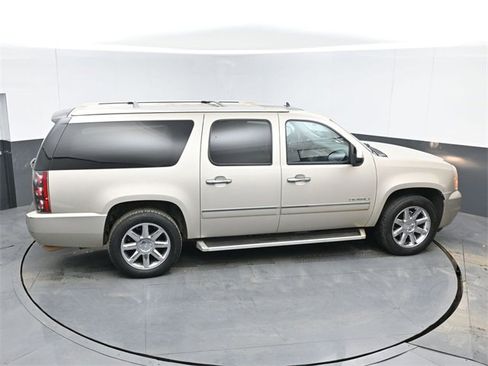 Used 2013 GMC Yukon XL Denali image 44