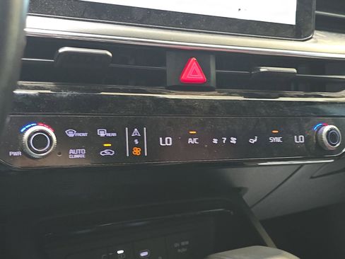 Used 2025 Kia K5 GT-Line w/ GT-Line Premium Package image 18