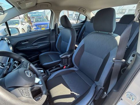 Used 2025 Nissan Versa SV FWD image 36