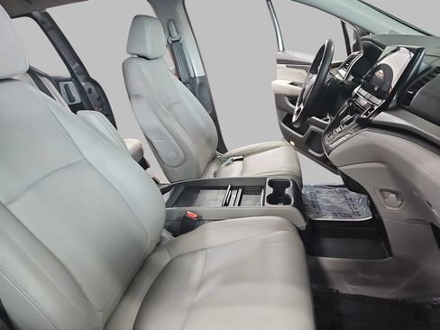 Used 2018 Honda Odyssey Touring image 13